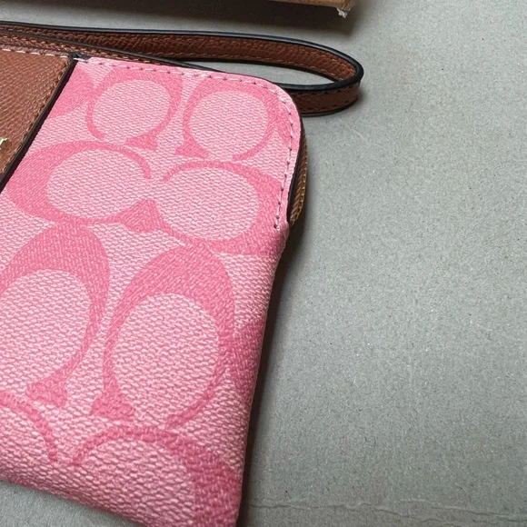 Coach Corner Zip Wristlet in Signature Canvas with Stripe (box included) - Picture 2 of 11